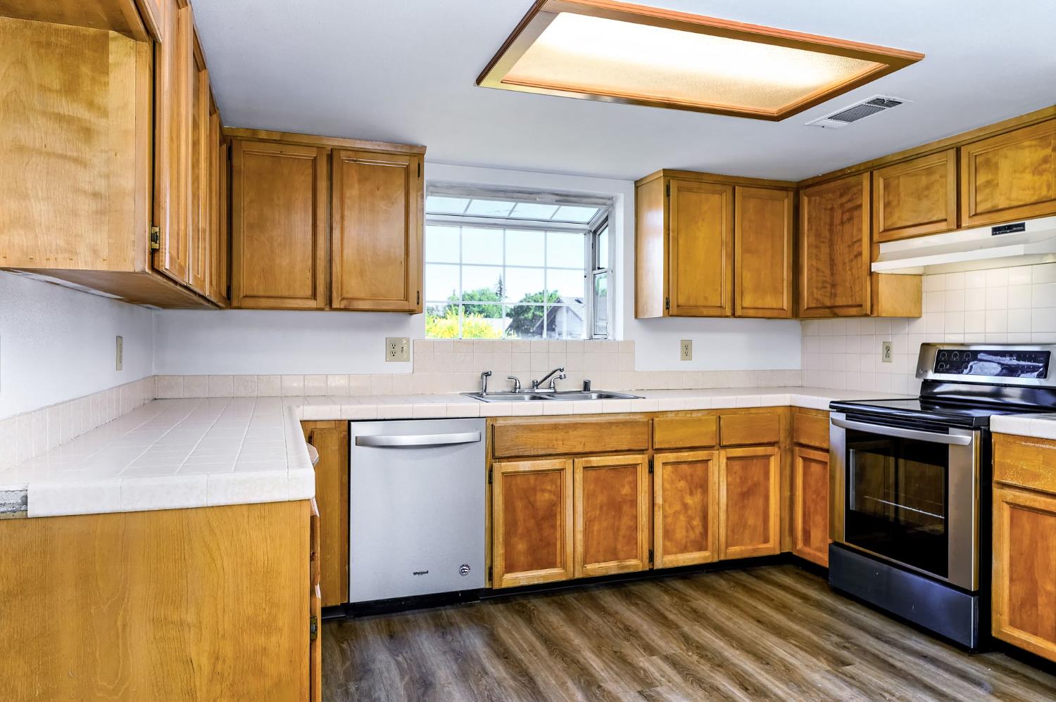 2129 Magnolia Ave, Sanger, CA 93657