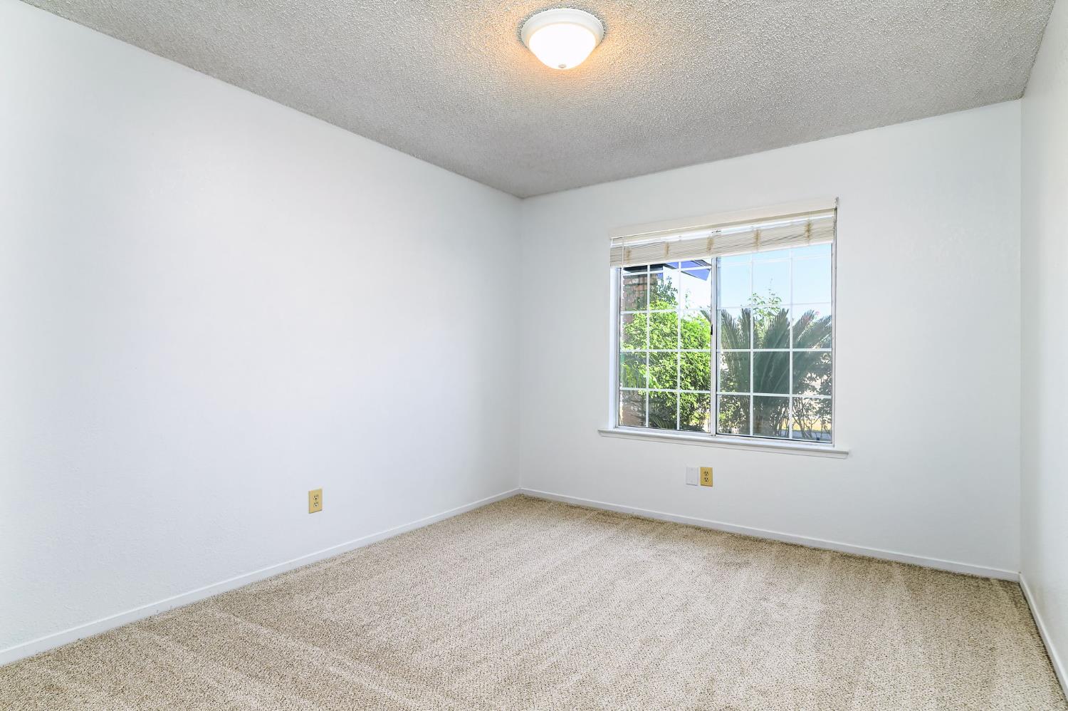 2129 Magnolia Ave, Sanger, CA 93657