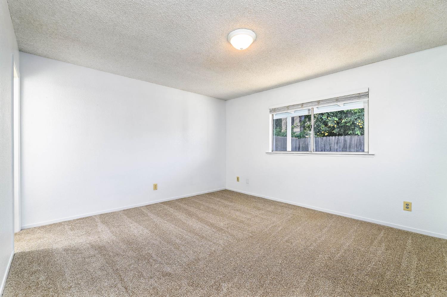 2129 Magnolia Ave, Sanger, CA 93657