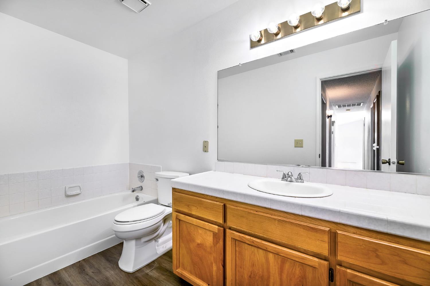 2129 Magnolia Ave, Sanger, CA 93657