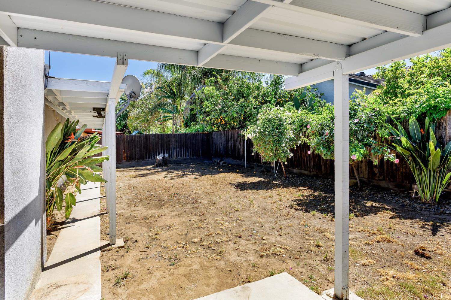 2129 Magnolia Ave, Sanger, CA 93657