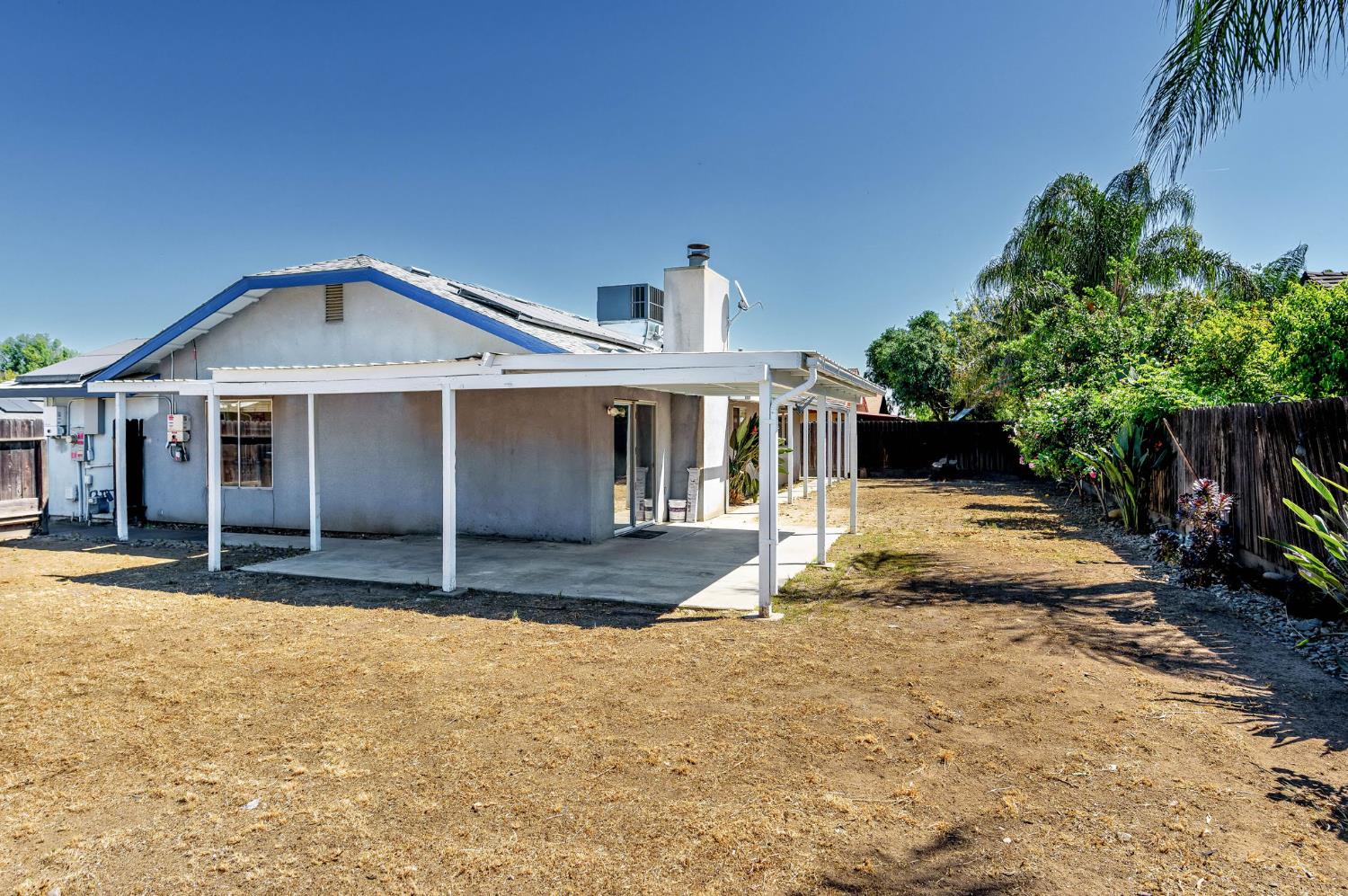 2129 Magnolia Ave, Sanger, CA 93657