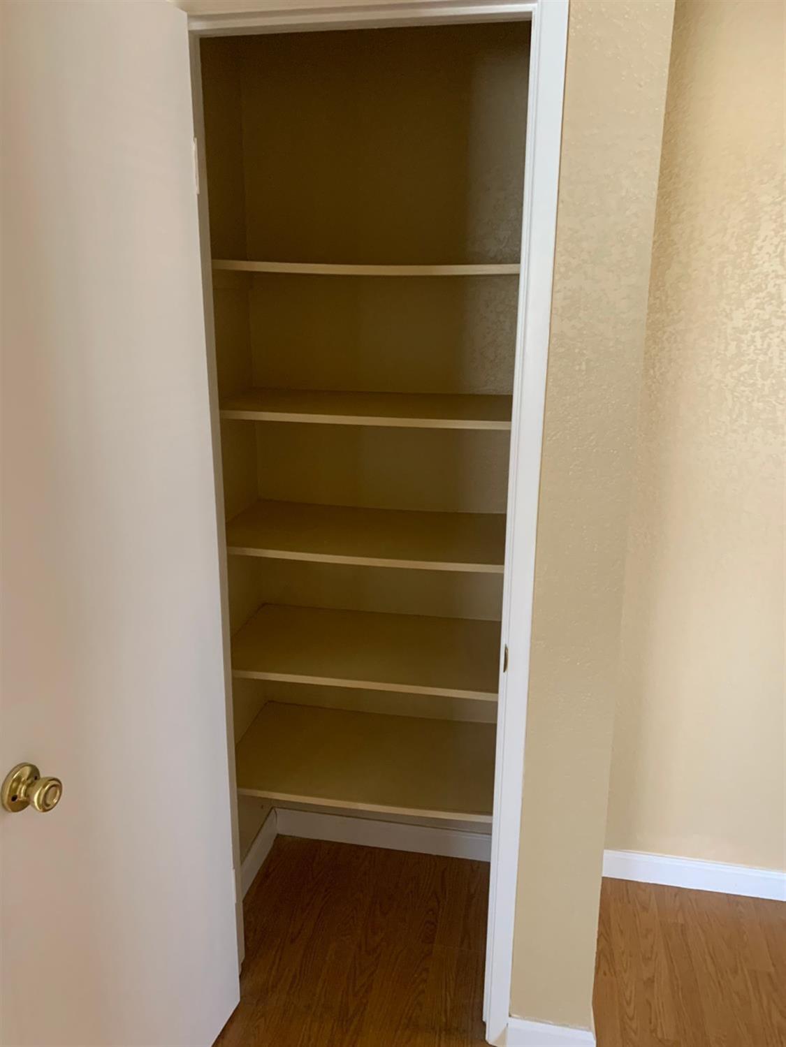 495 W Santa Ana Ave #4, Clovis, CA 93612