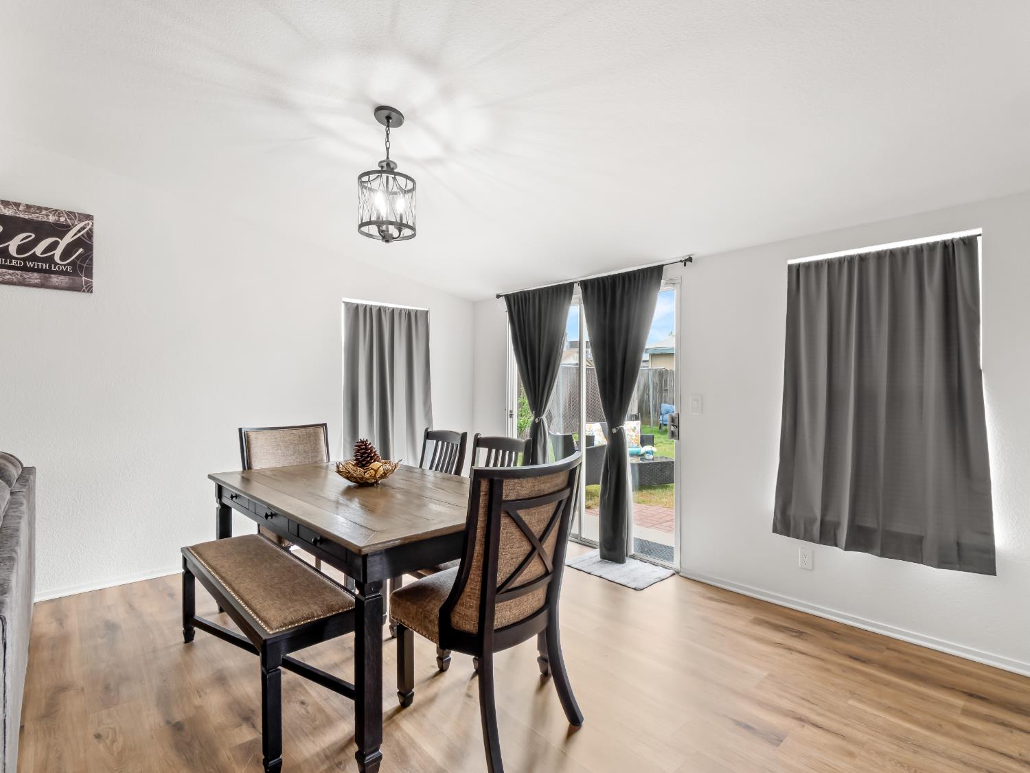 2564 Crescent Ave, Clovis, CA 93612