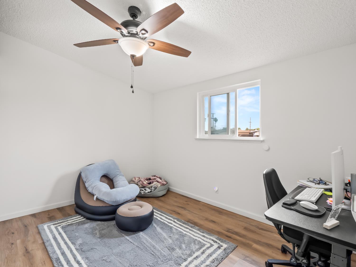 2564 Crescent Ave, Clovis, CA 93612