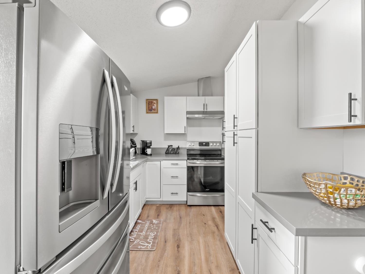 2564 Crescent Ave, Clovis, CA 93612