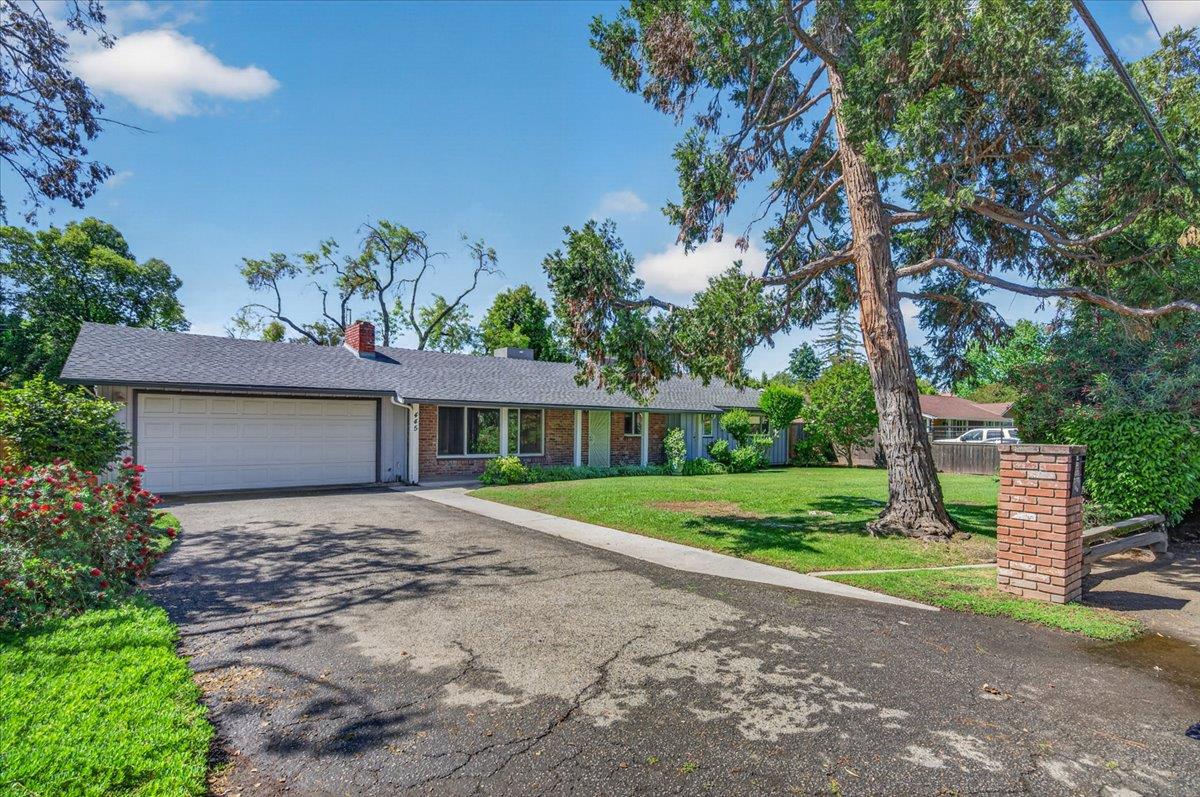 445 W San Jose, Fresno, CA 93704