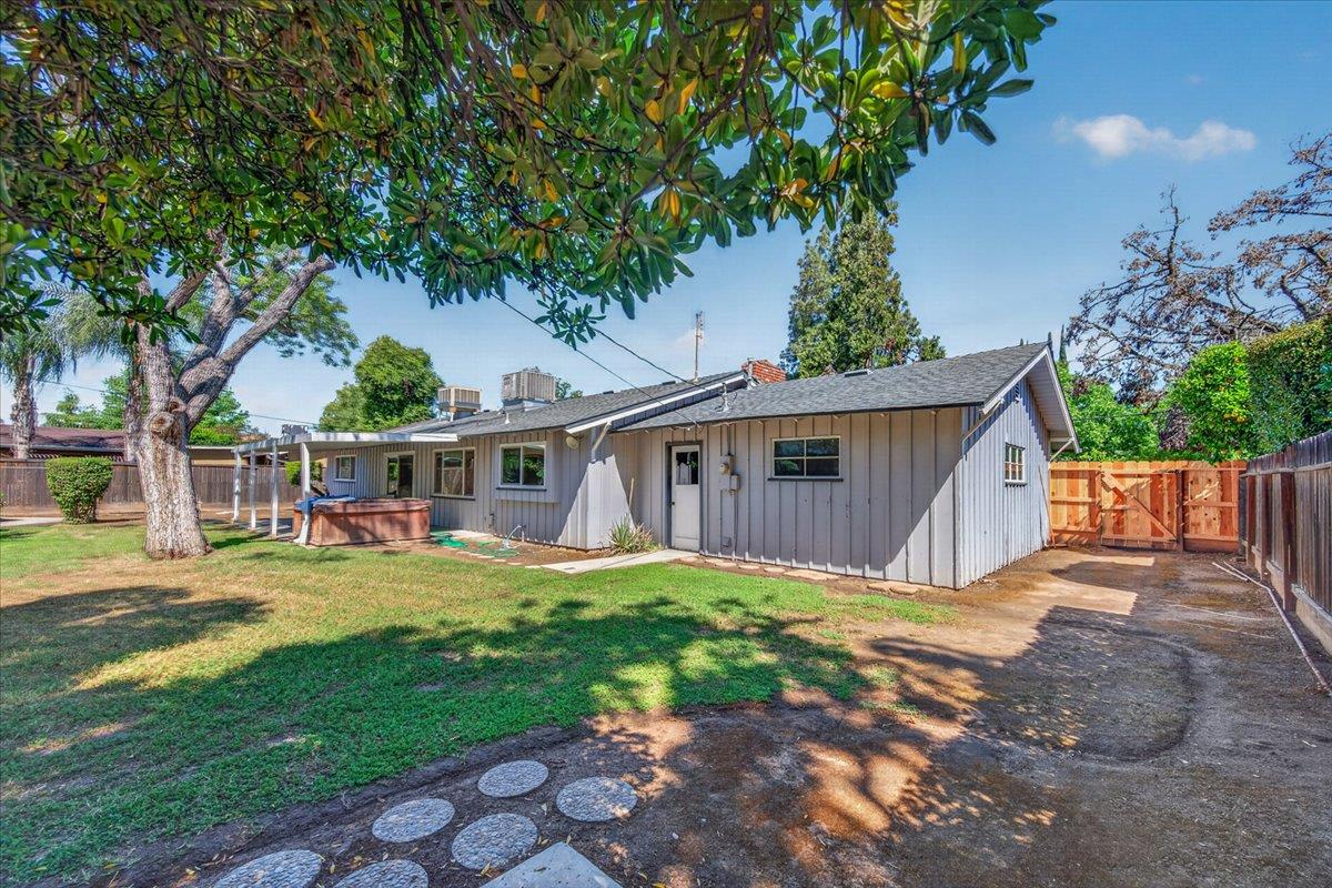 445 W San Jose, Fresno, CA 93704