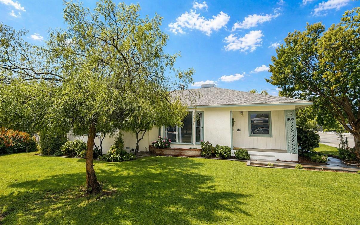 809 S Sowell, Visalia, CA 93277