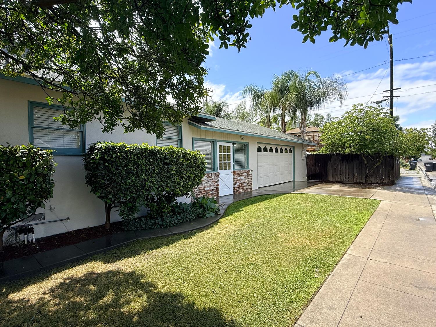 809 S Sowell, Visalia, CA 93277