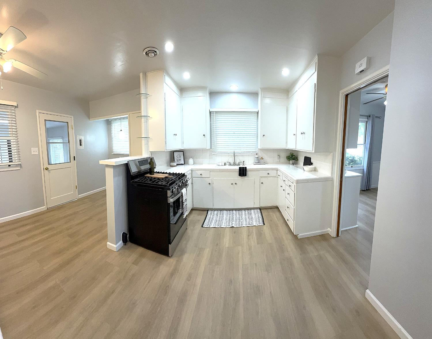 809 S Sowell, Visalia, CA 93277