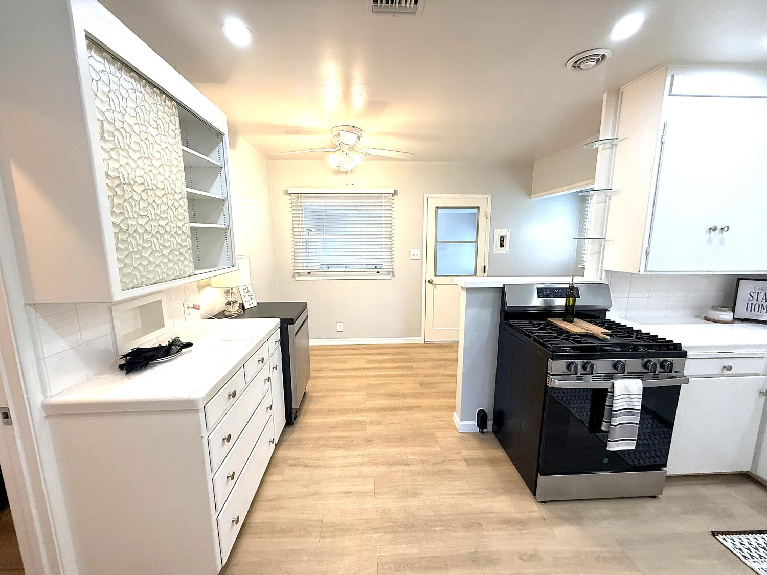 809 S Sowell, Visalia, CA 93277