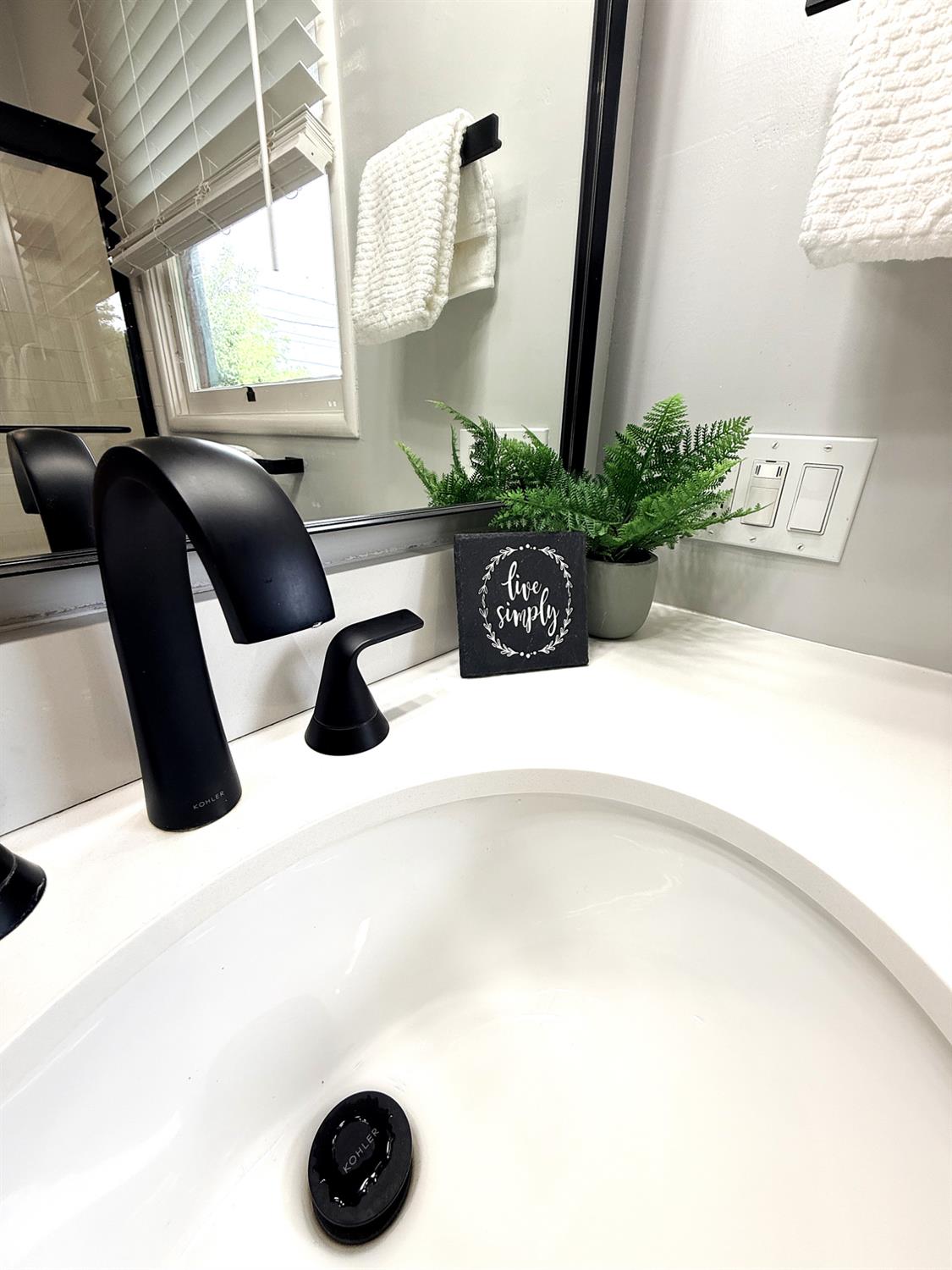 809 S Sowell, Visalia, CA 93277