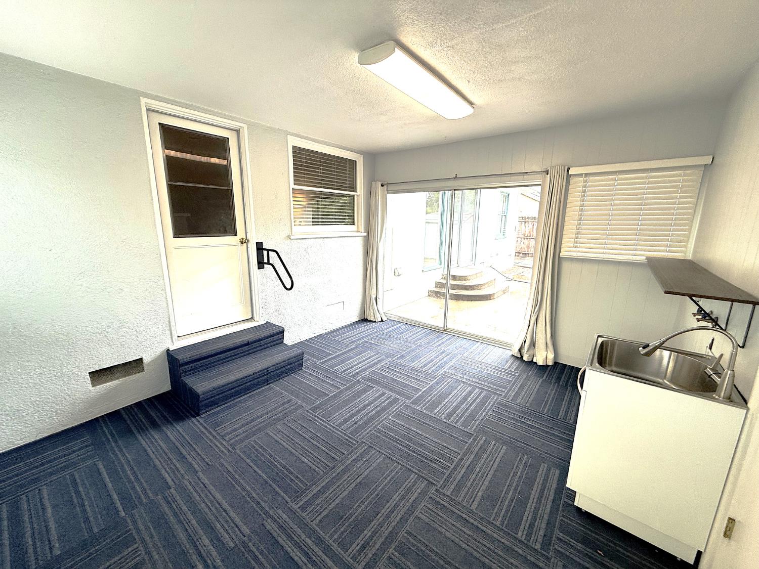 809 S Sowell, Visalia, CA 93277