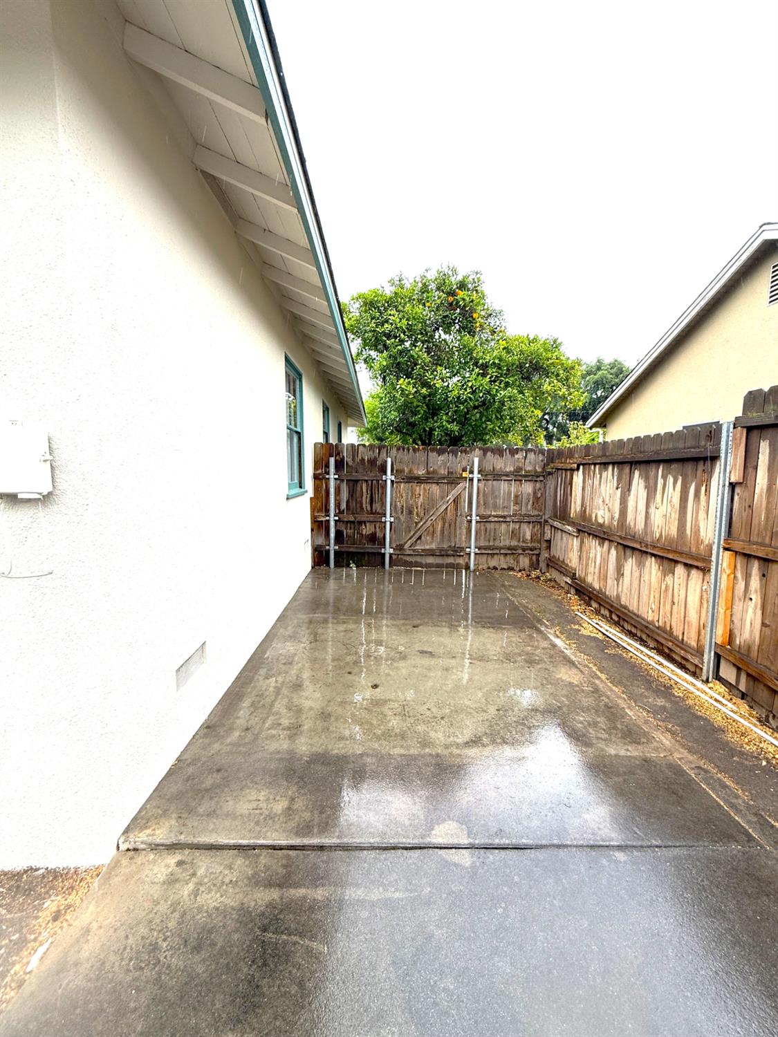 809 S Sowell, Visalia, CA 93277