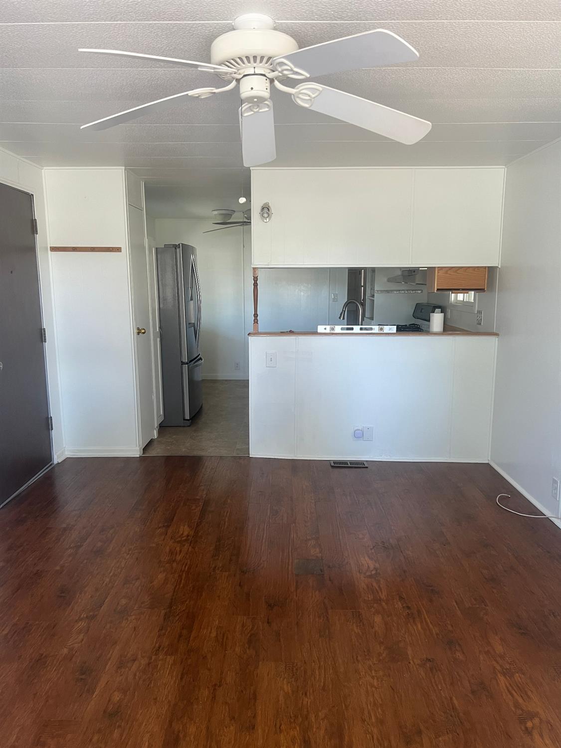 7676 N Fresno St #2, Fresno, CA 93720