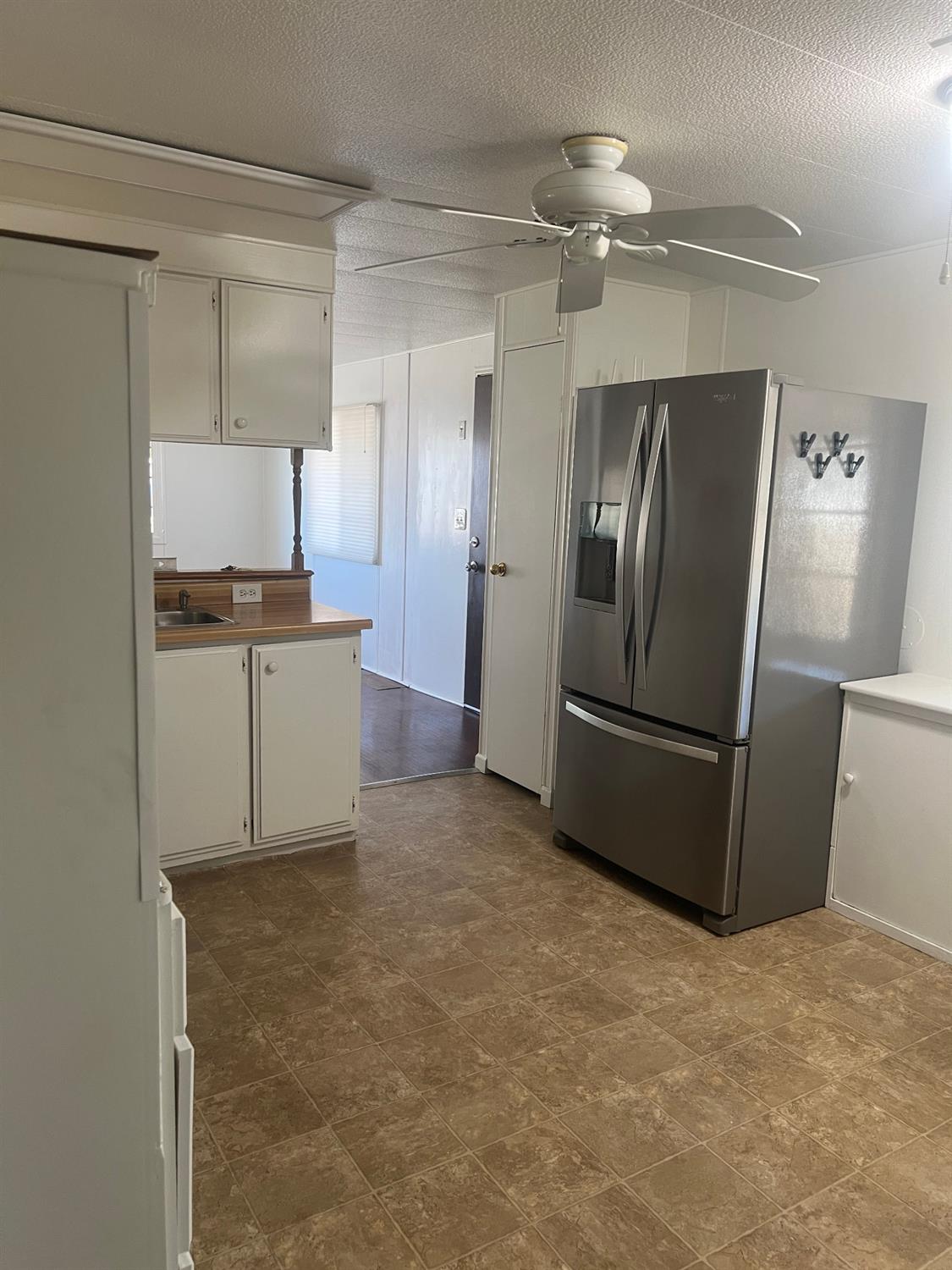 7676 N Fresno St #2, Fresno, CA 93720