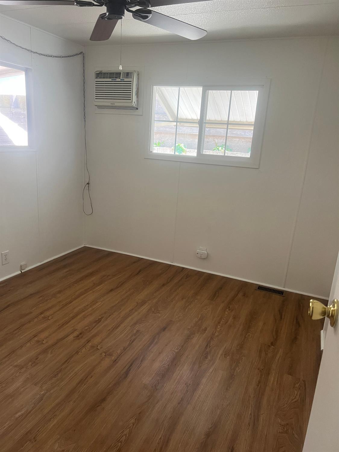 7676 N Fresno St #2, Fresno, CA 93720