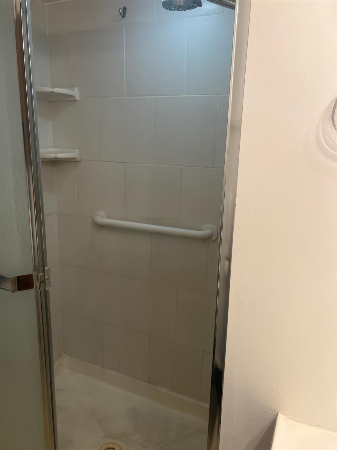 7676 N Fresno St #2, Fresno, CA 93720