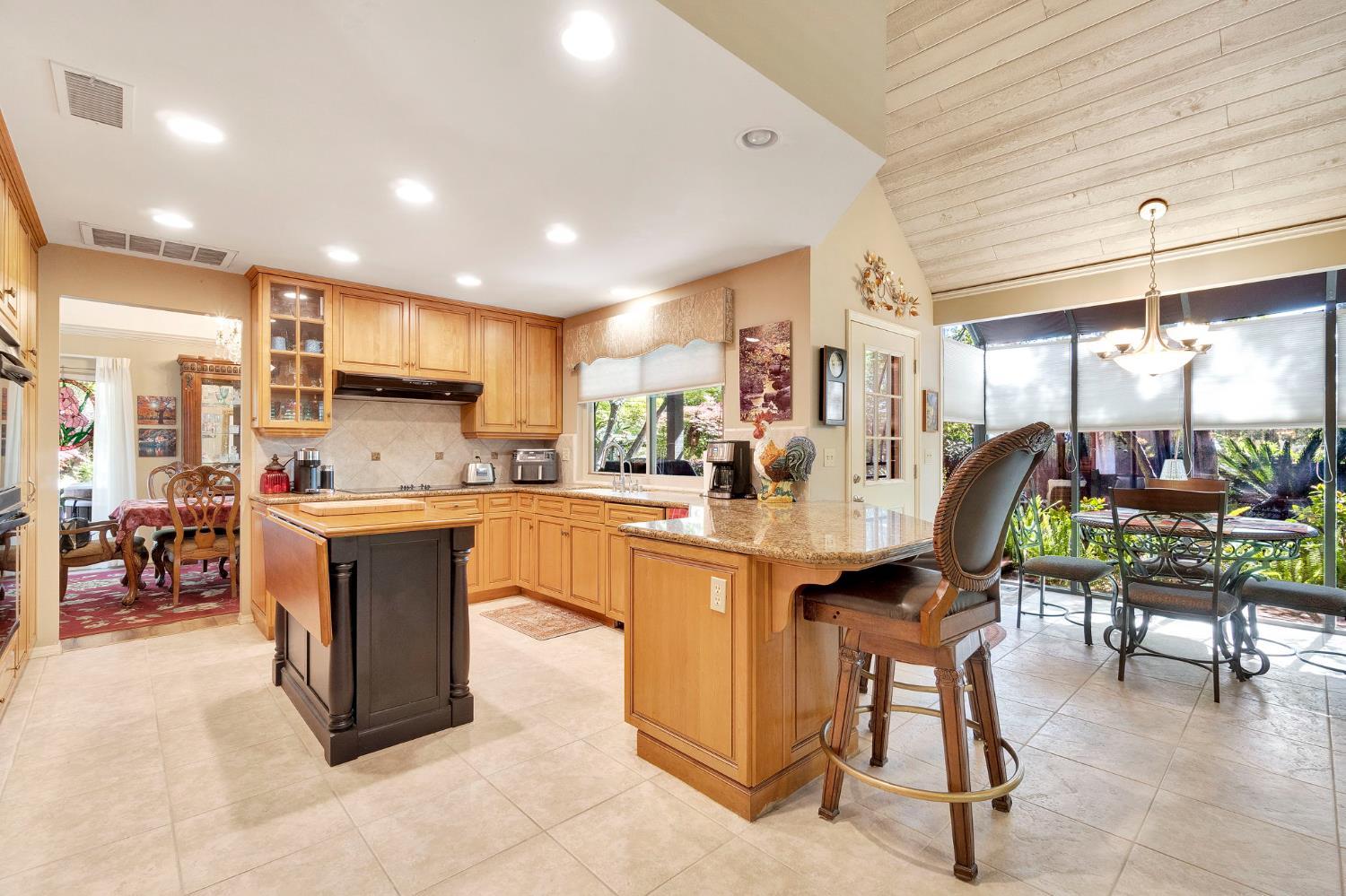 2555 W Bluff Ave #155, Fresno, CA 93711