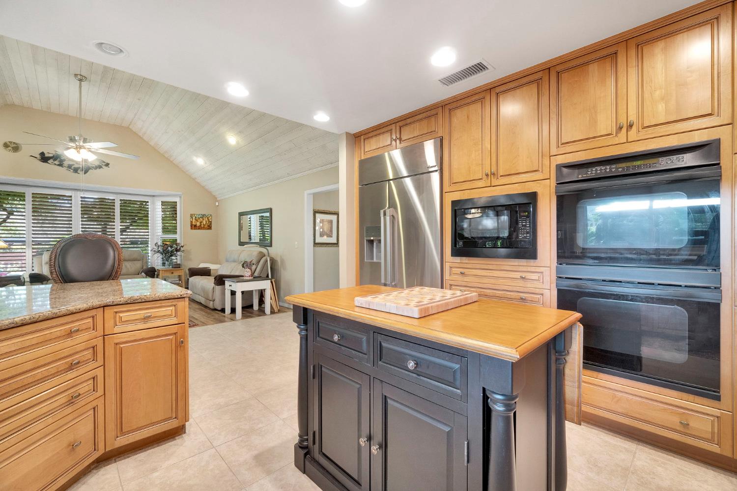 2555 W Bluff Ave #155, Fresno, CA 93711