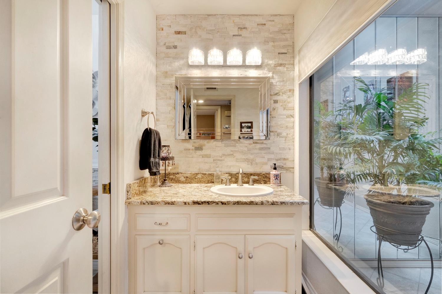 2555 W Bluff Ave #155, Fresno, CA 93711