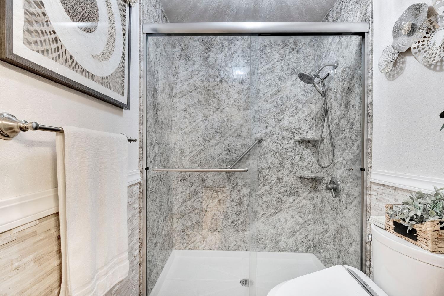 2555 W Bluff Ave #155, Fresno, CA 93711