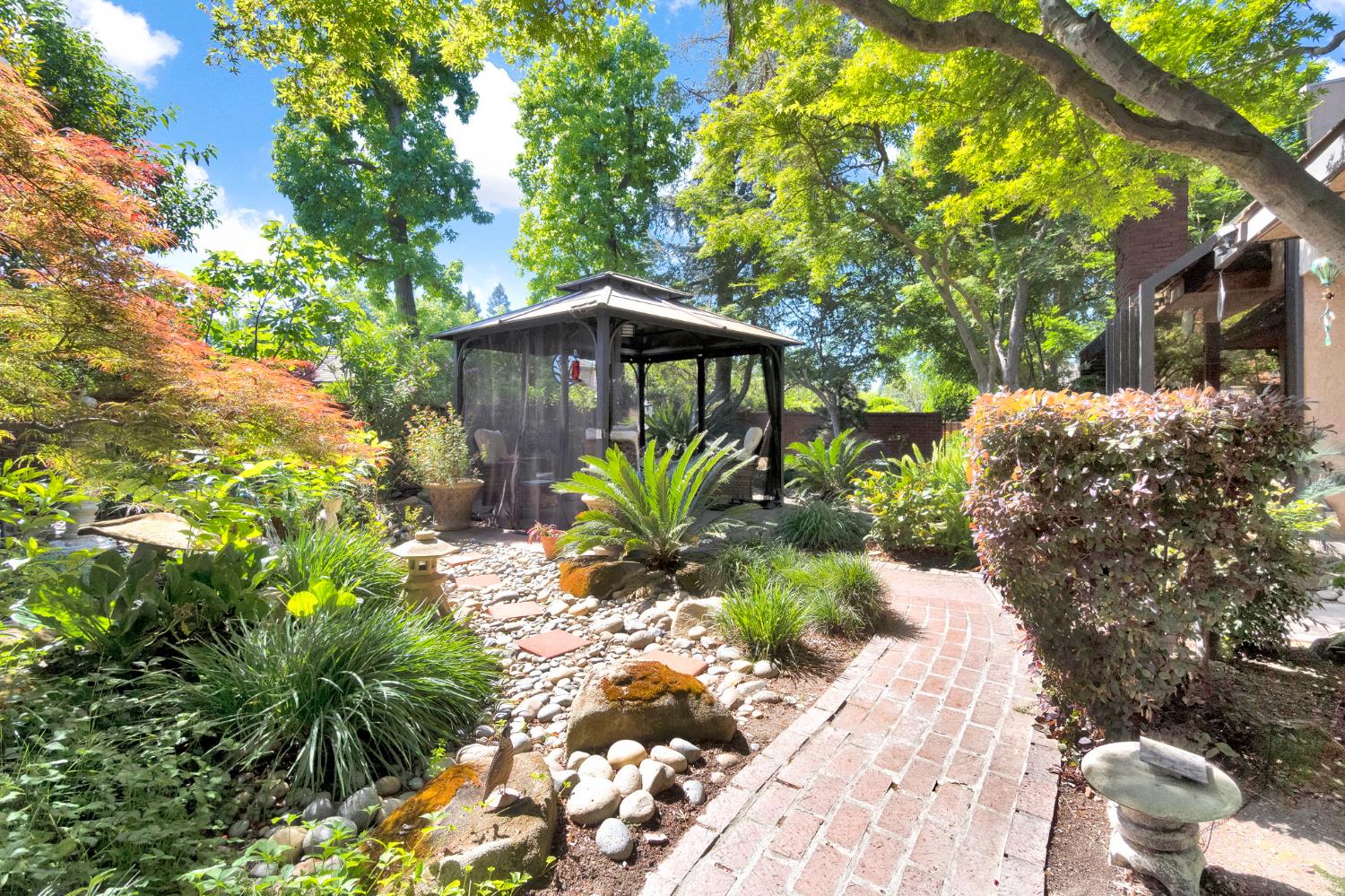 2555 W Bluff Ave #155, Fresno, CA 93711