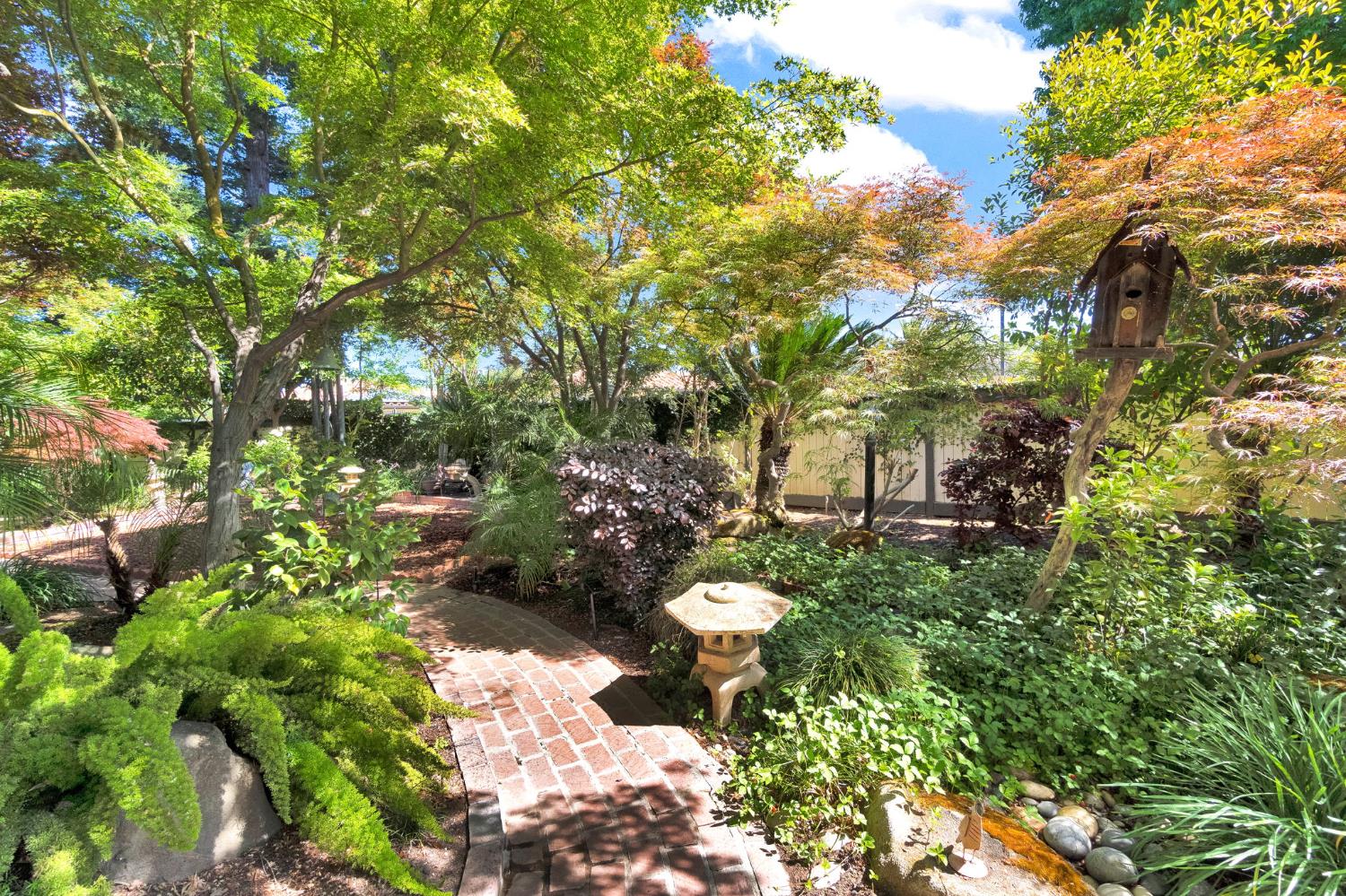 2555 W Bluff Ave #155, Fresno, CA 93711