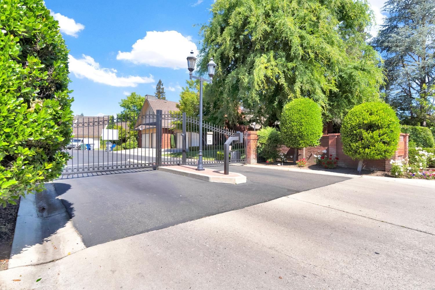 2555 W Bluff Ave #155, Fresno, CA 93711