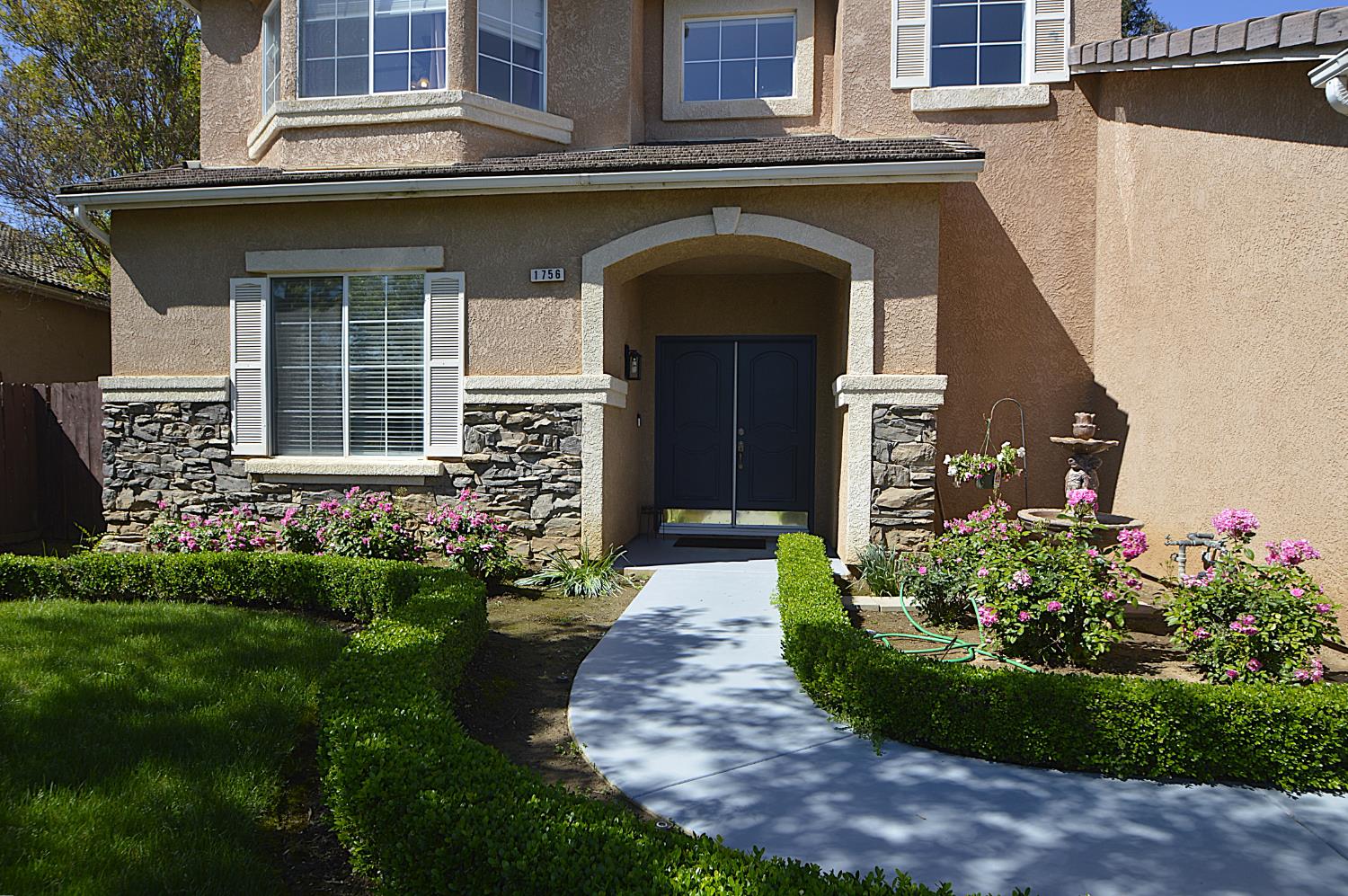 1756 N Holly Ave, Clovis, CA 93619