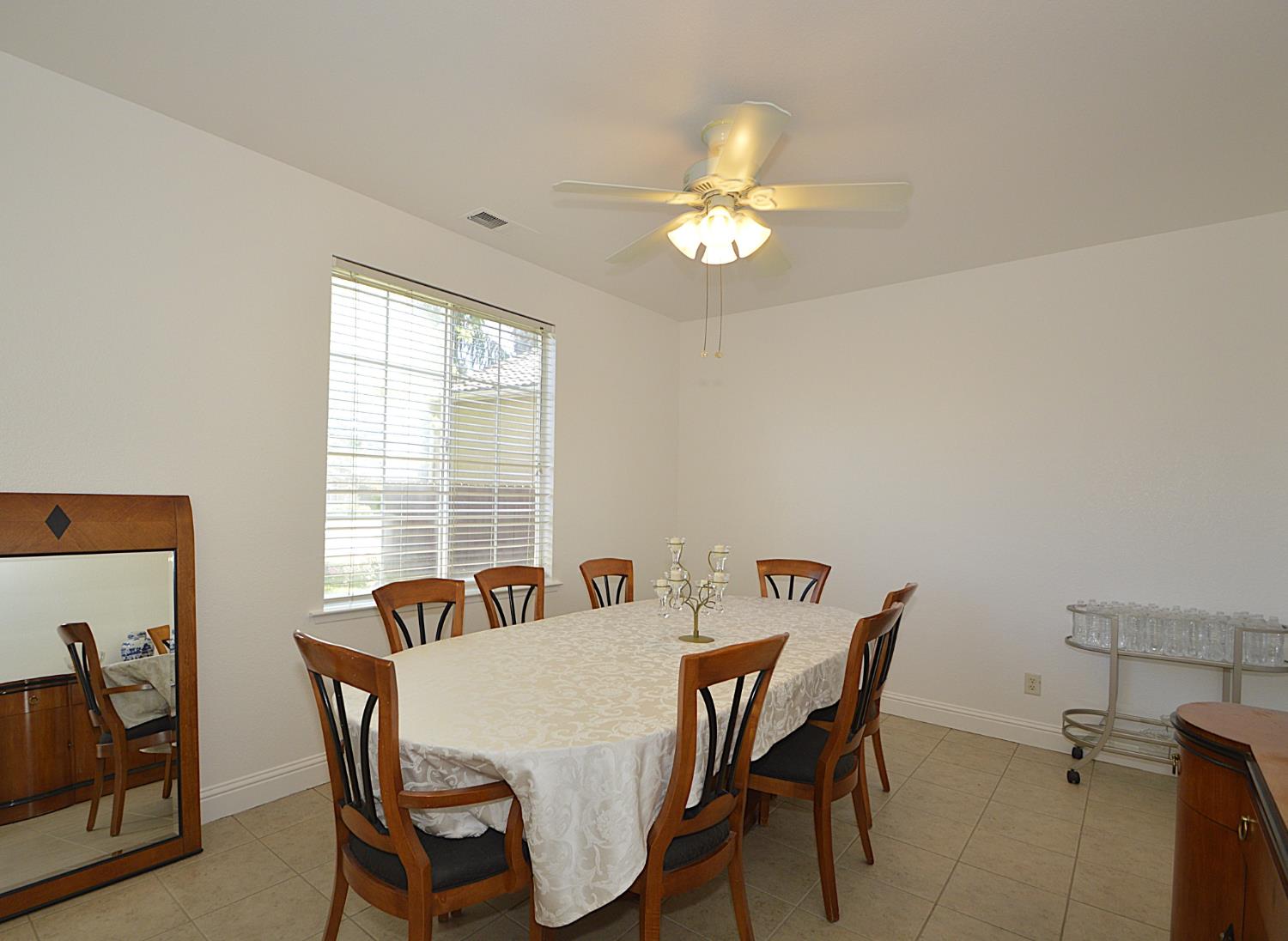 1756 N Holly Ave, Clovis, CA 93619