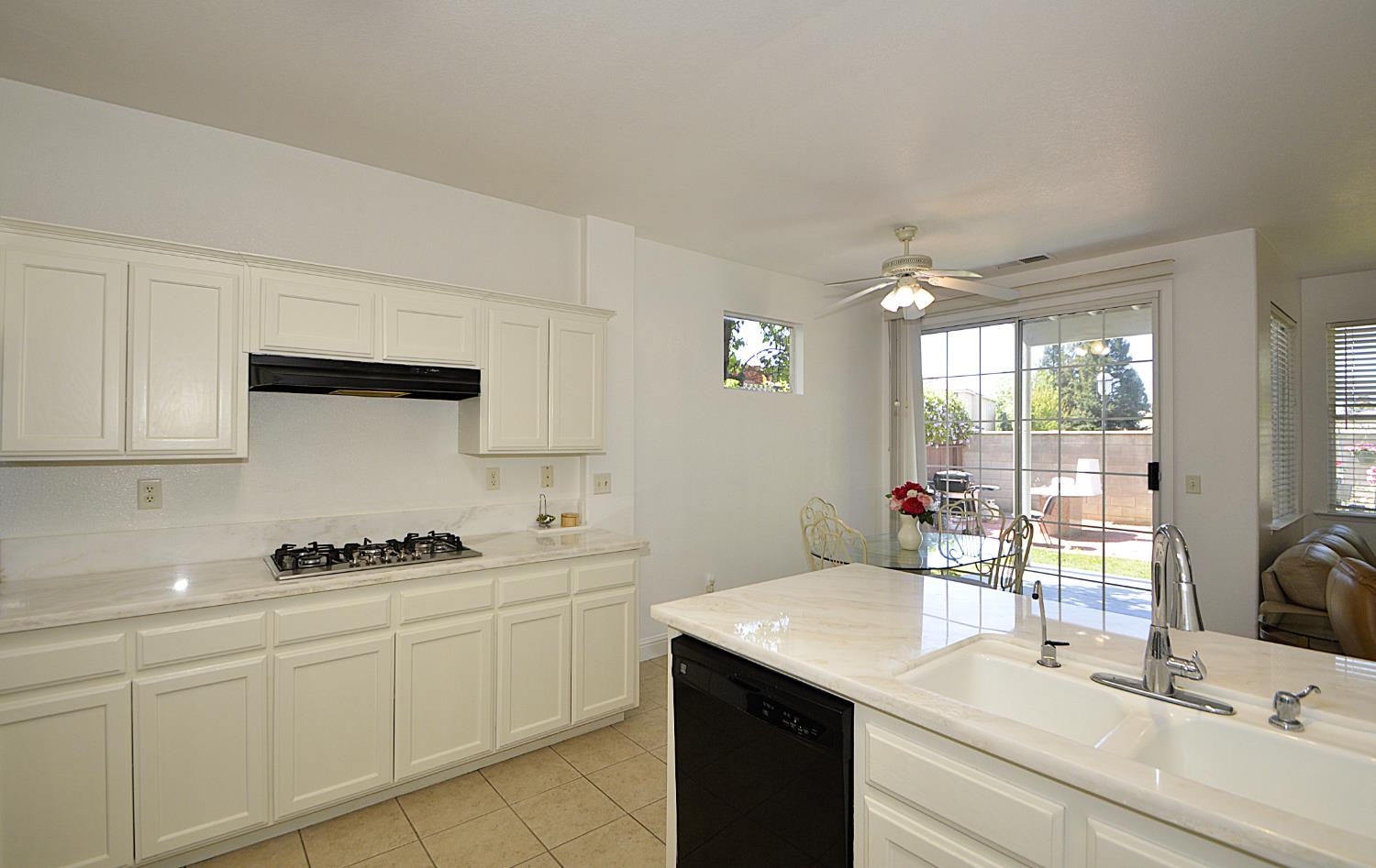 1756 N Holly Ave, Clovis, CA 93619