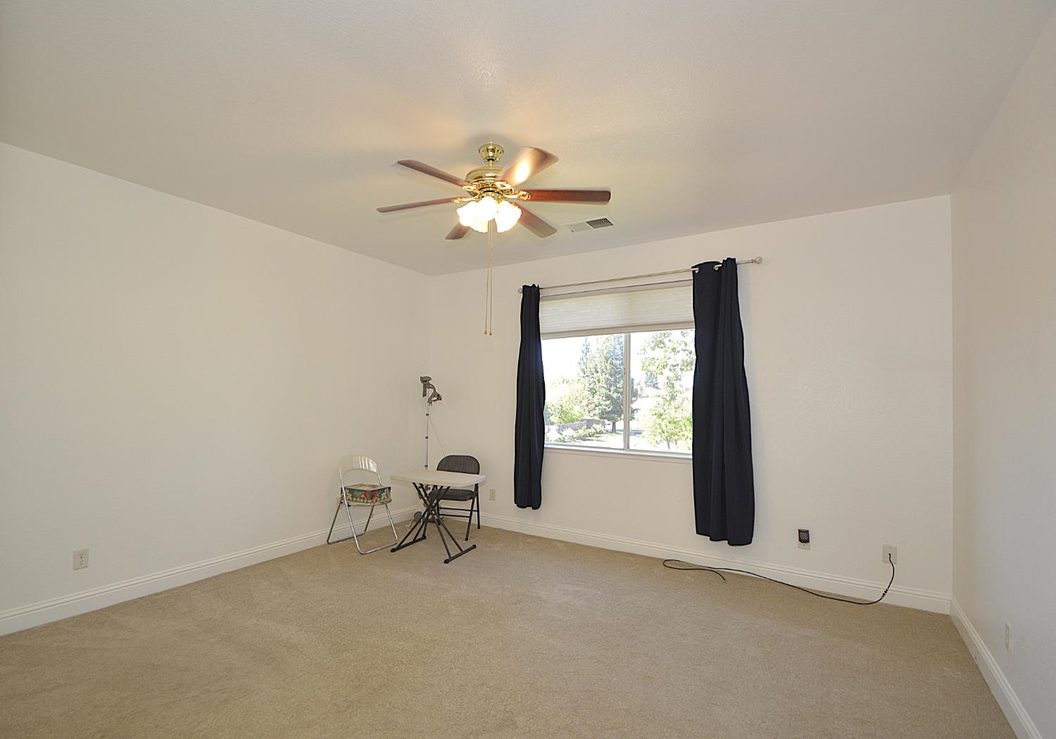 1756 N Holly Ave, Clovis, CA 93619