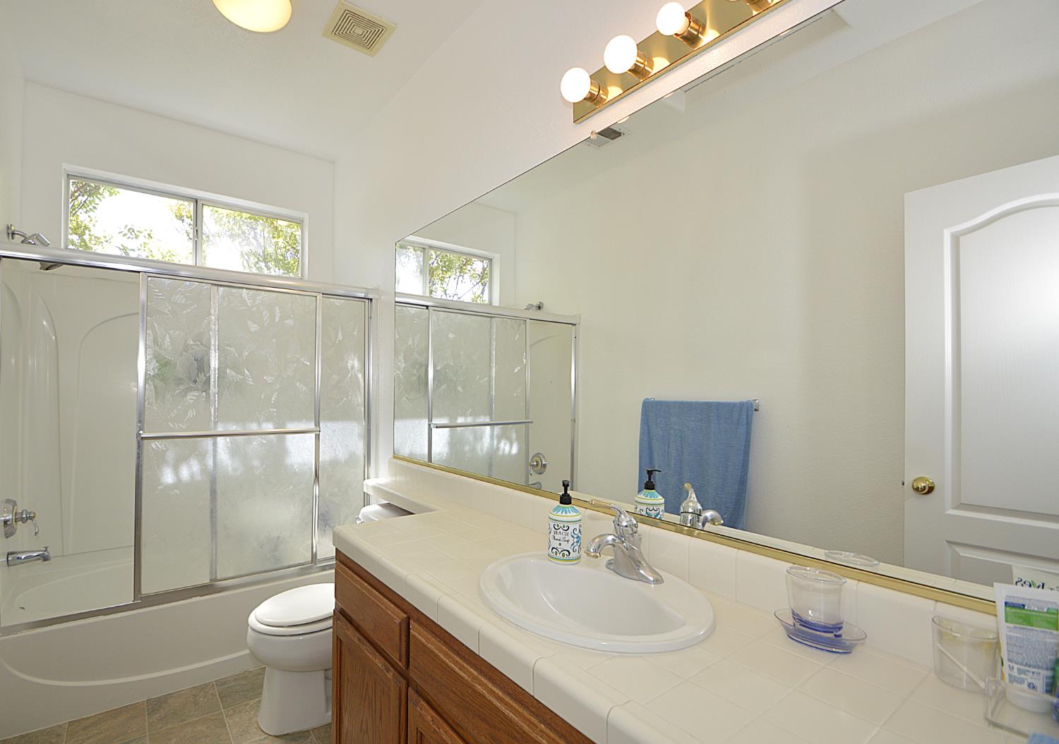 1756 N Holly Ave, Clovis, CA 93619