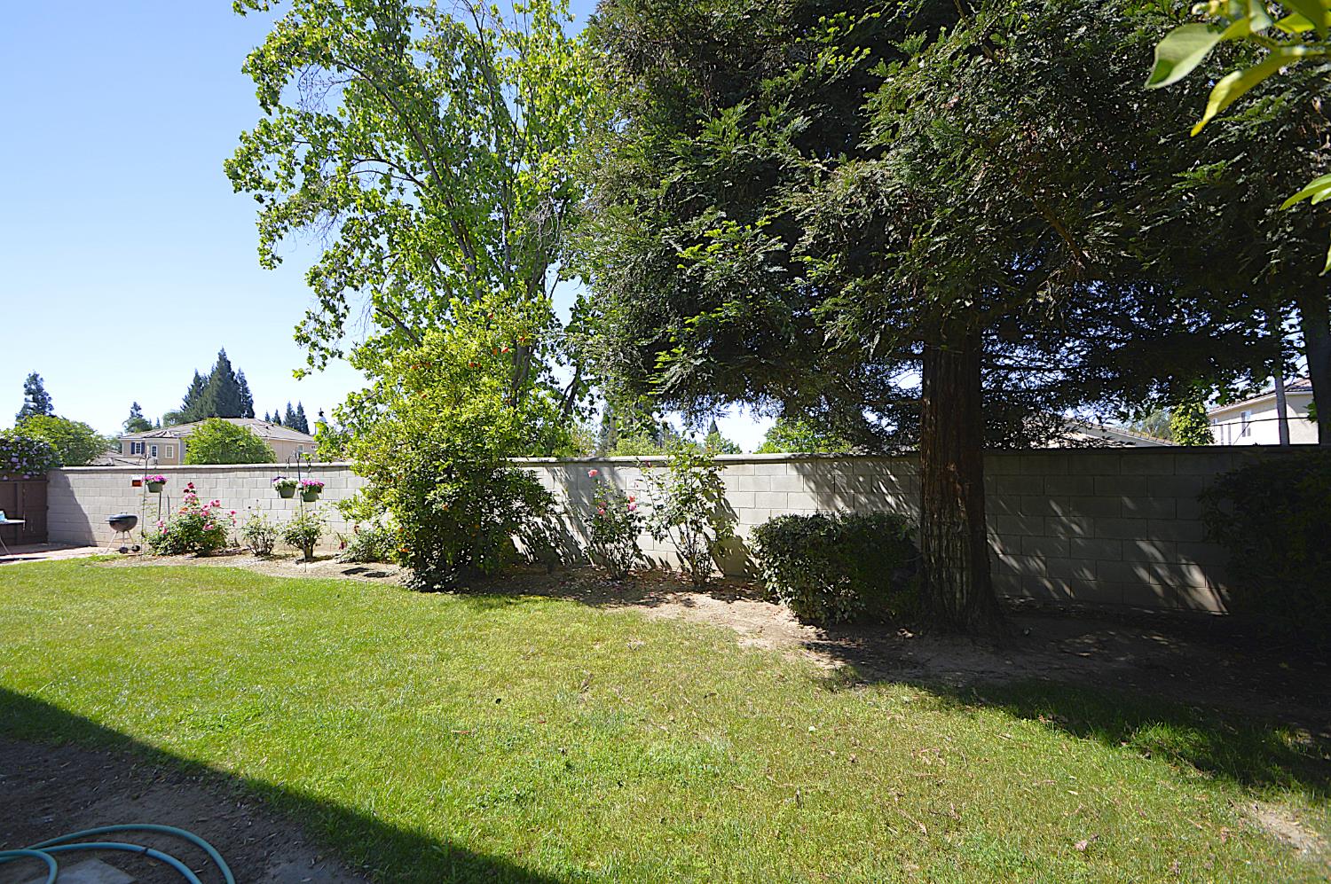 1756 N Holly Ave, Clovis, CA 93619