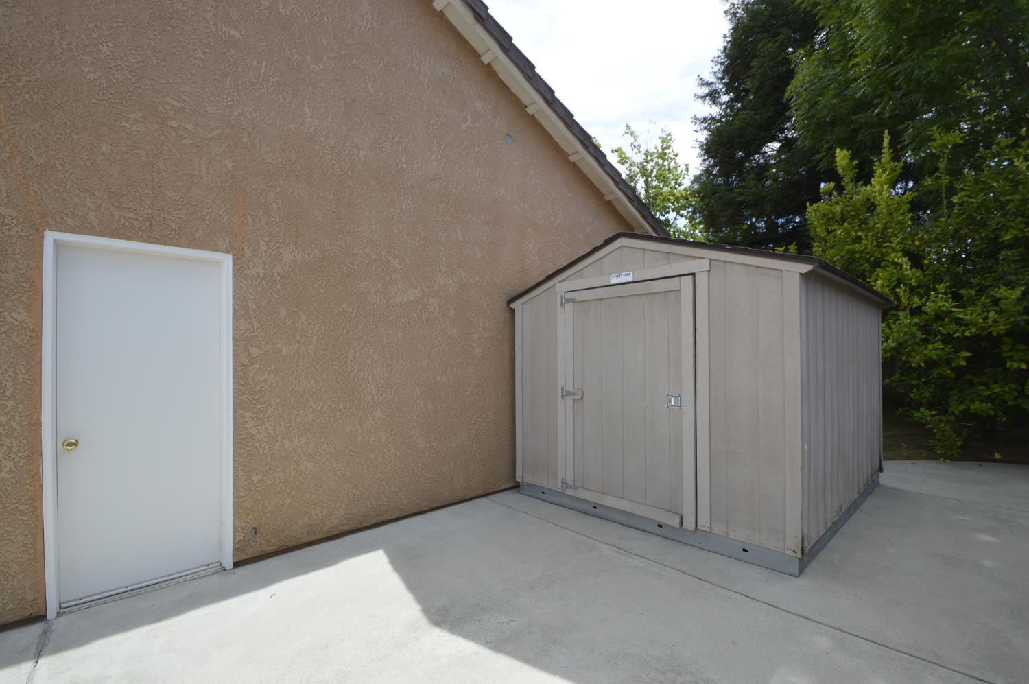 1756 N Holly Ave, Clovis, CA 93619