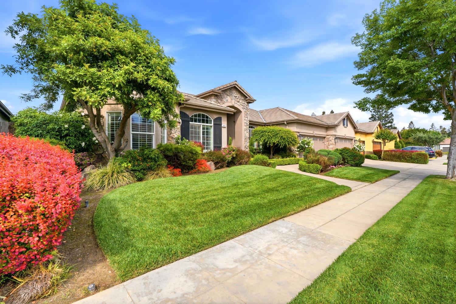 649 W Enterprise Ave, Clovis, CA 93619