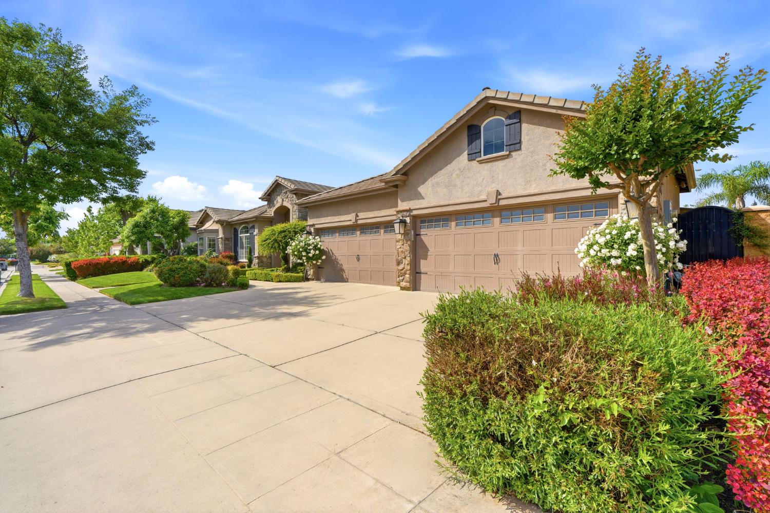 649 W Enterprise Ave, Clovis, CA 93619