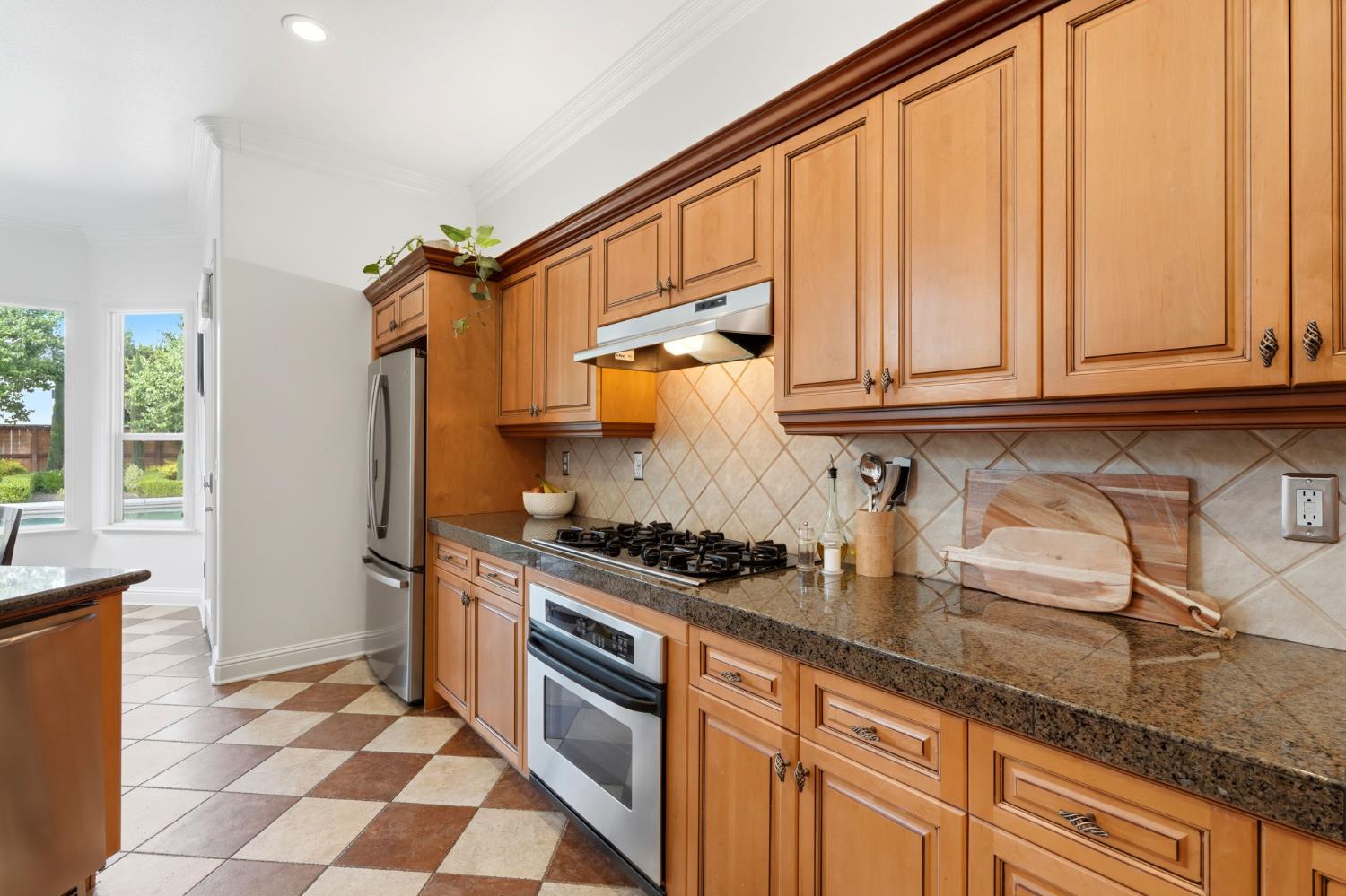 649 W Enterprise Ave, Clovis, CA 93619