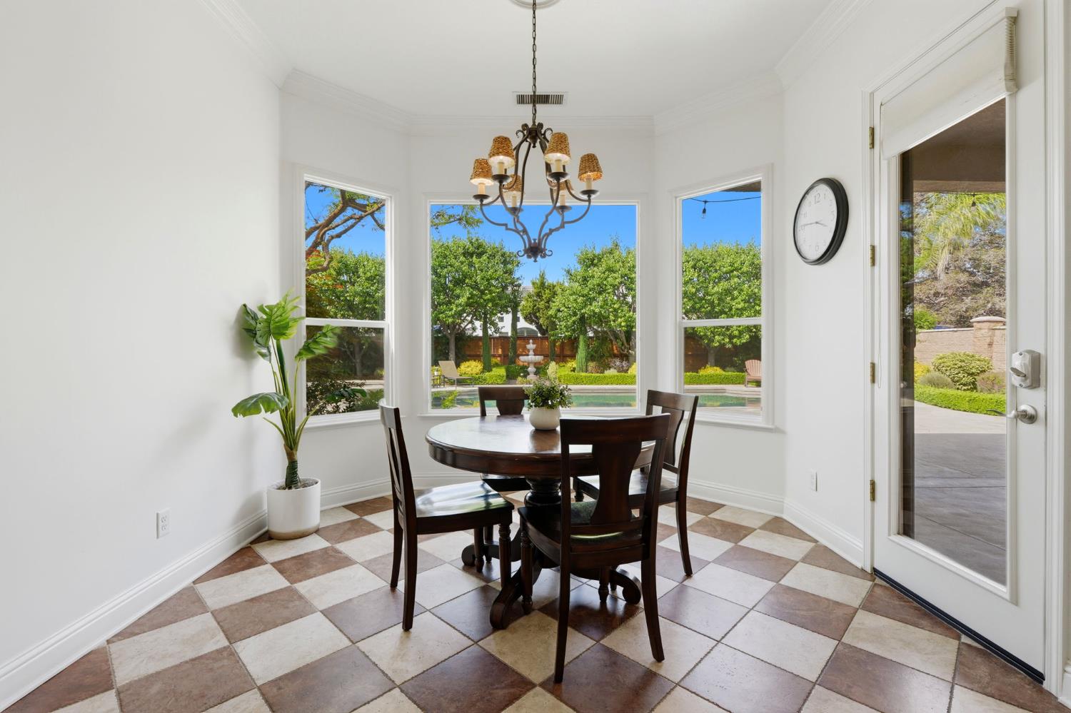 649 W Enterprise Ave, Clovis, CA 93619