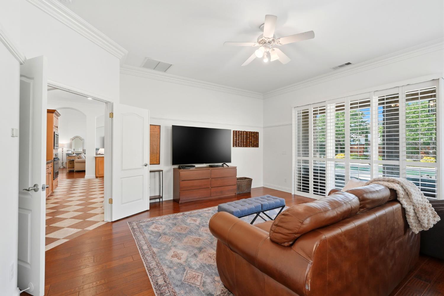 649 W Enterprise Ave, Clovis, CA 93619