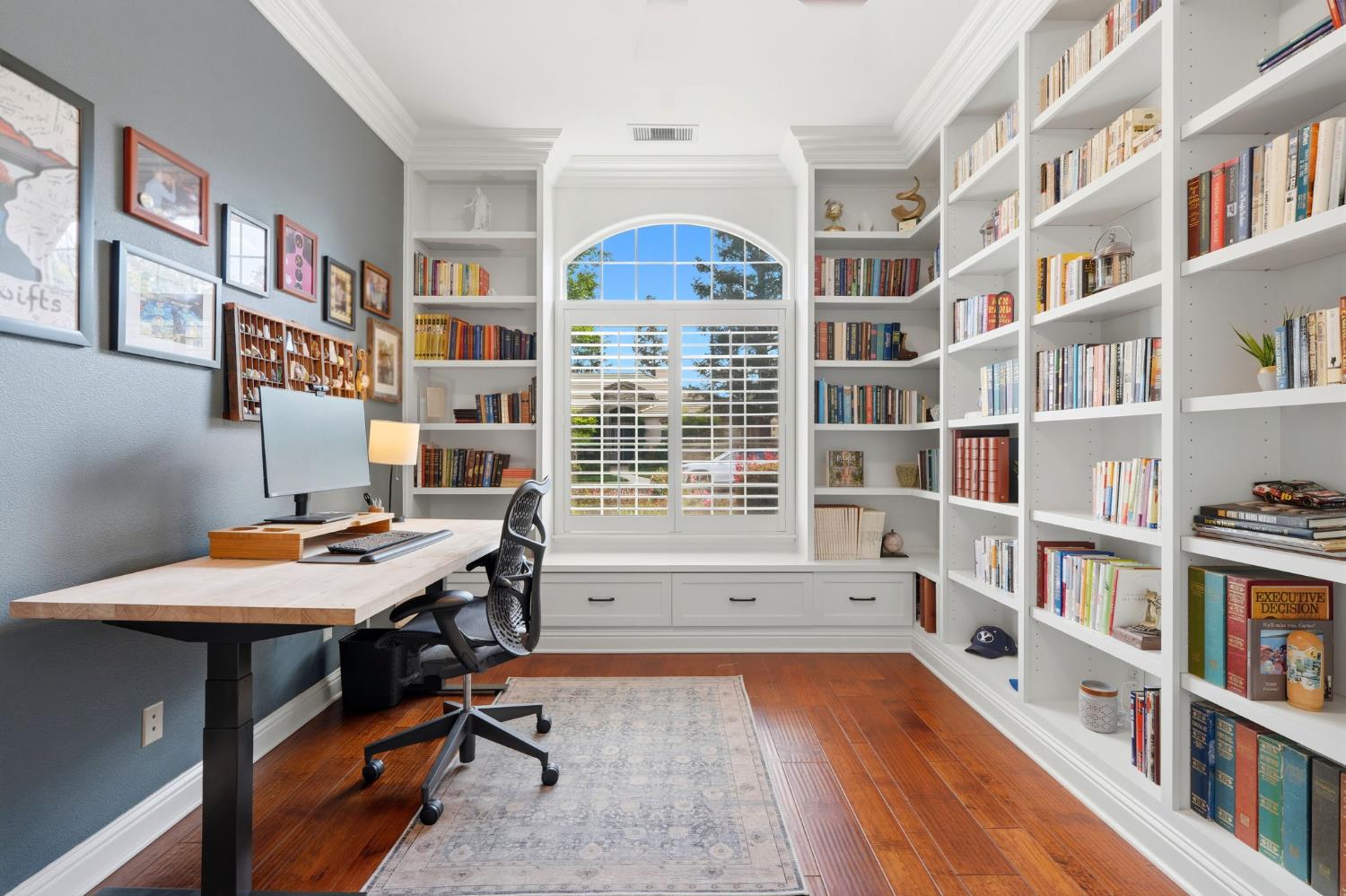 649 W Enterprise Ave, Clovis, CA 93619