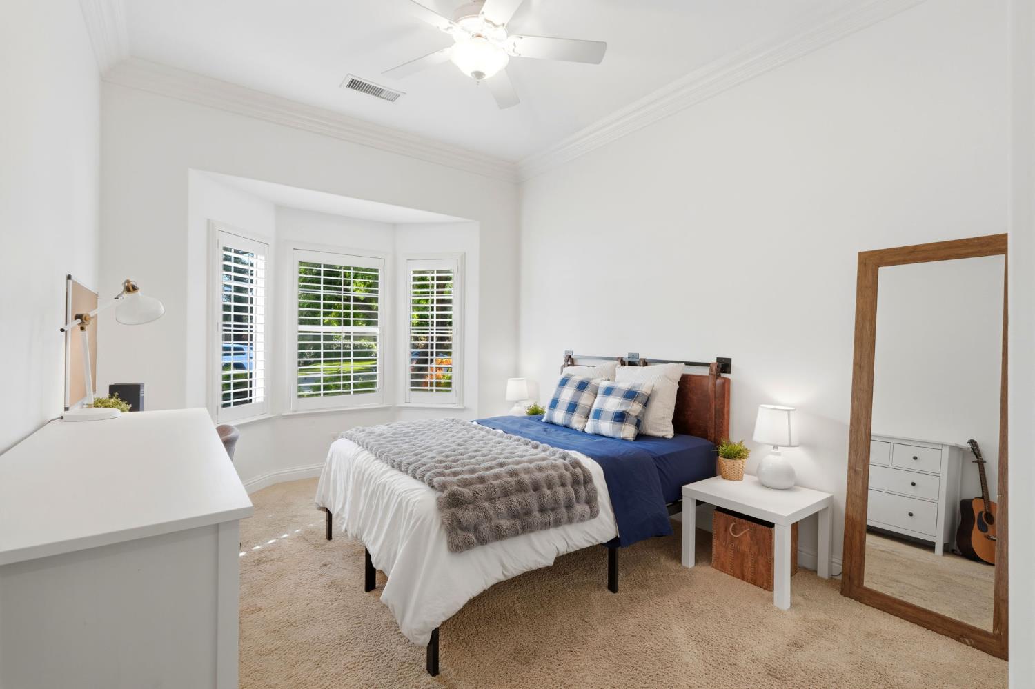 649 W Enterprise Ave, Clovis, CA 93619