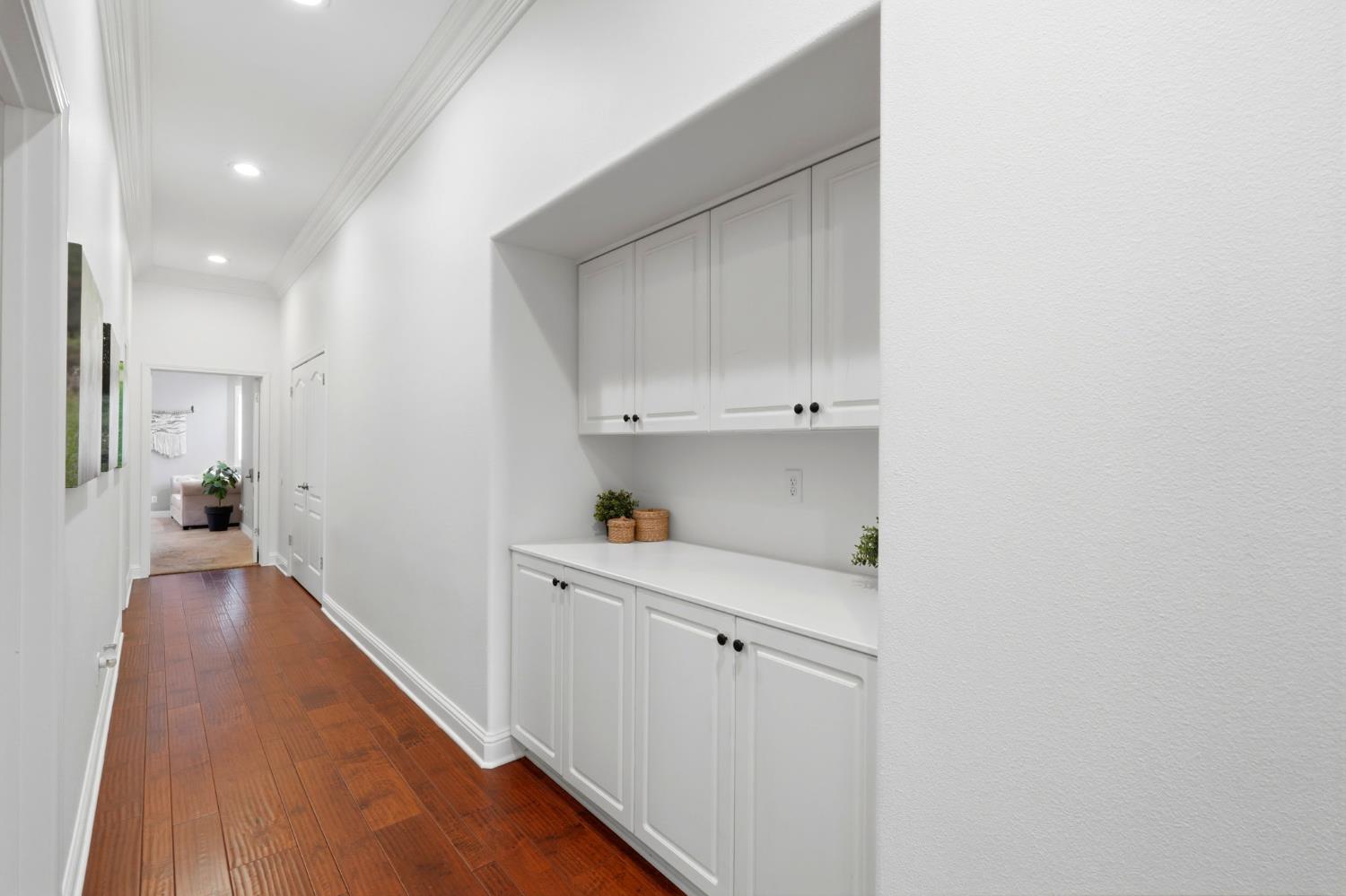 649 W Enterprise Ave, Clovis, CA 93619