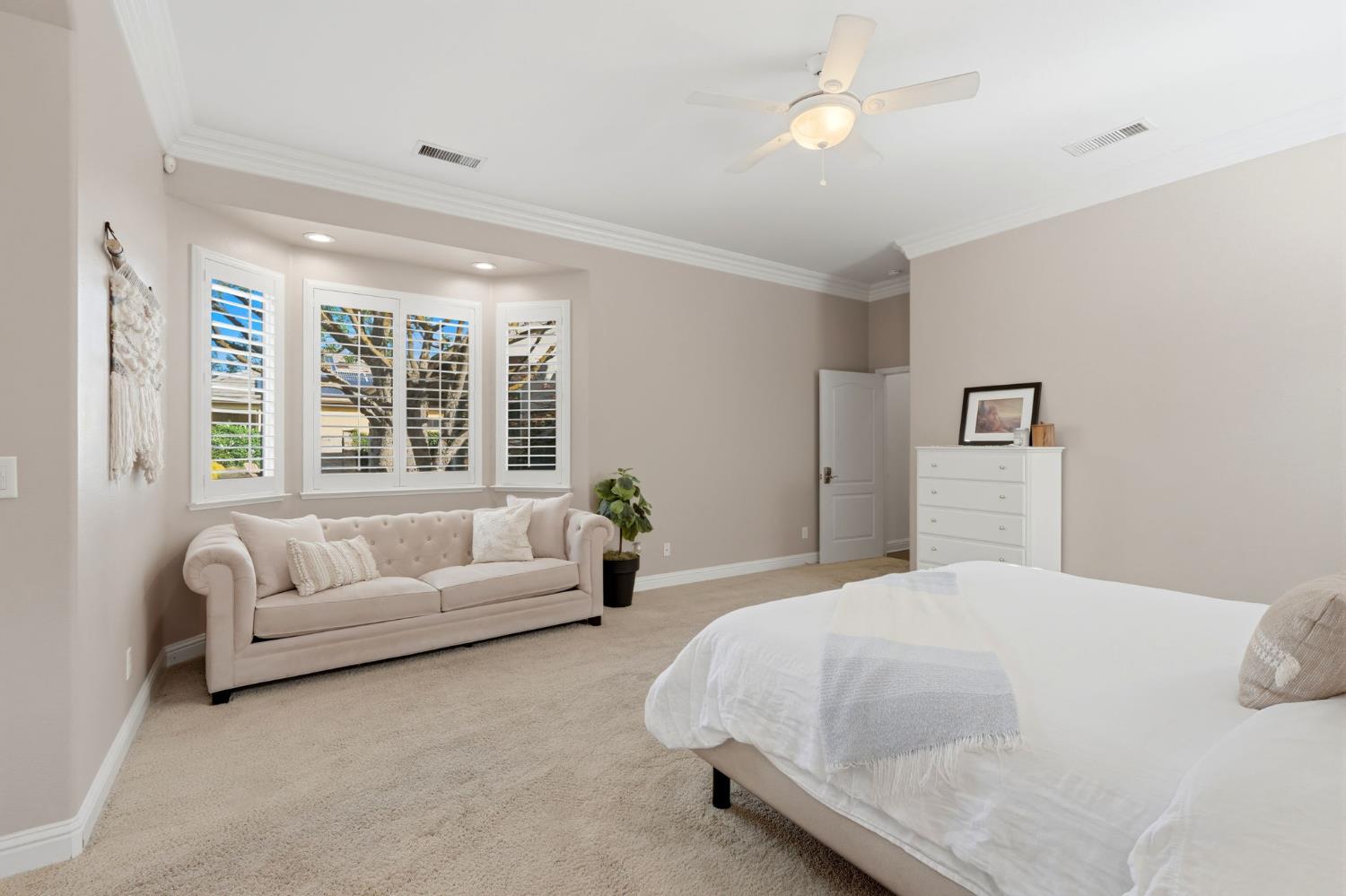 649 W Enterprise Ave, Clovis, CA 93619