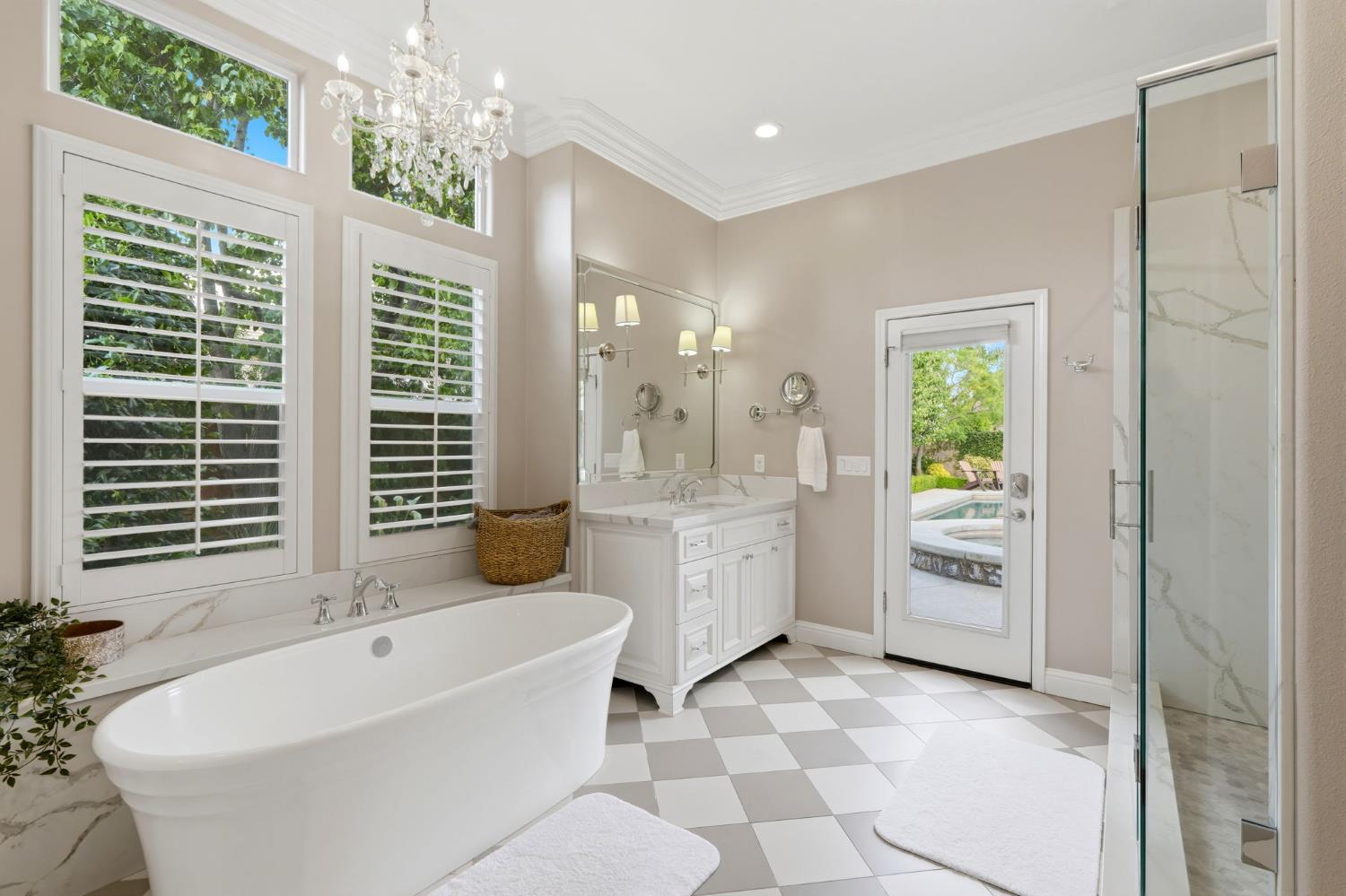 649 W Enterprise Ave, Clovis, CA 93619