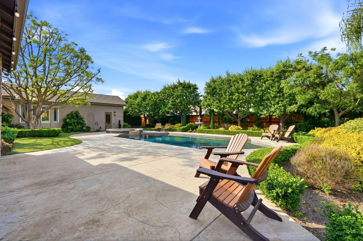 649 W Enterprise Ave, Clovis, CA 93619