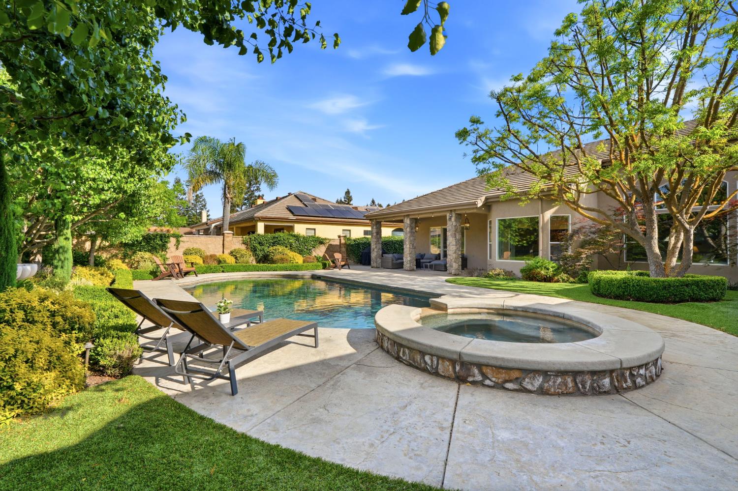 649 W Enterprise Ave, Clovis, CA 93619