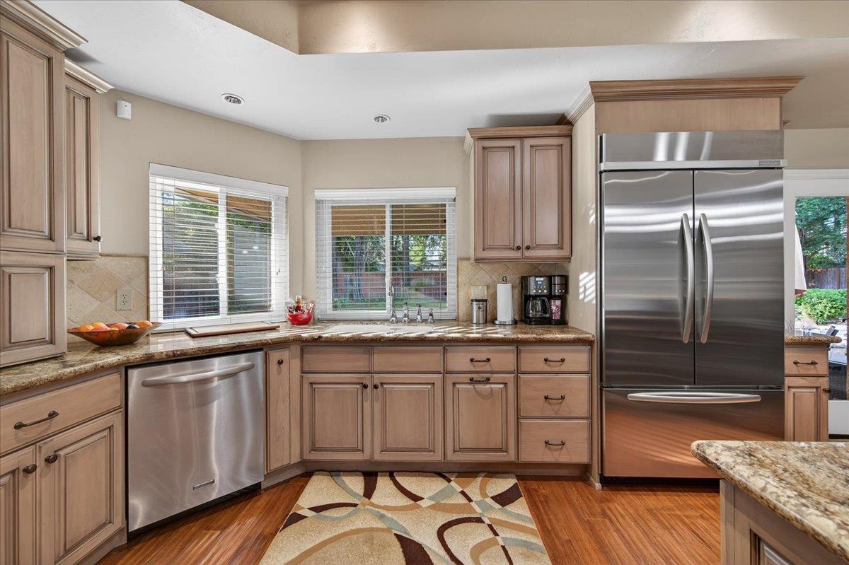 1425 E Decatur Ave, Fresno, CA 93720